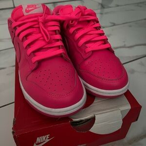 Nike Dunk Low in Hyper Pink